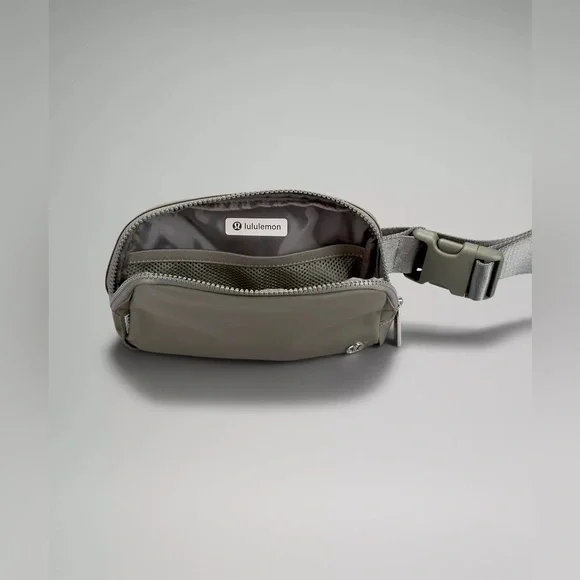 🍋LULULEMON GREY SAGE Everywhere Belt Bag NWT - Picture 5 of 7